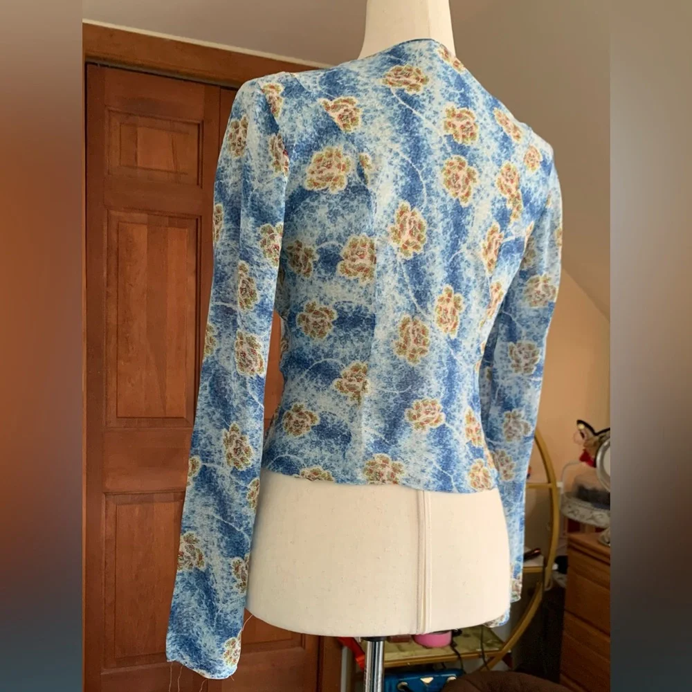 Vintage Y2K 100% Silk Long Sleeve Button down top - Picture 5 of 6